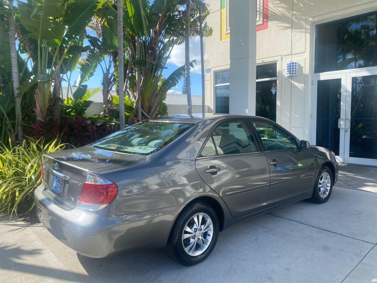 2005 Toyota Camry XLE LOW MILES 68,563 1 OWNER Pompano Beach FL