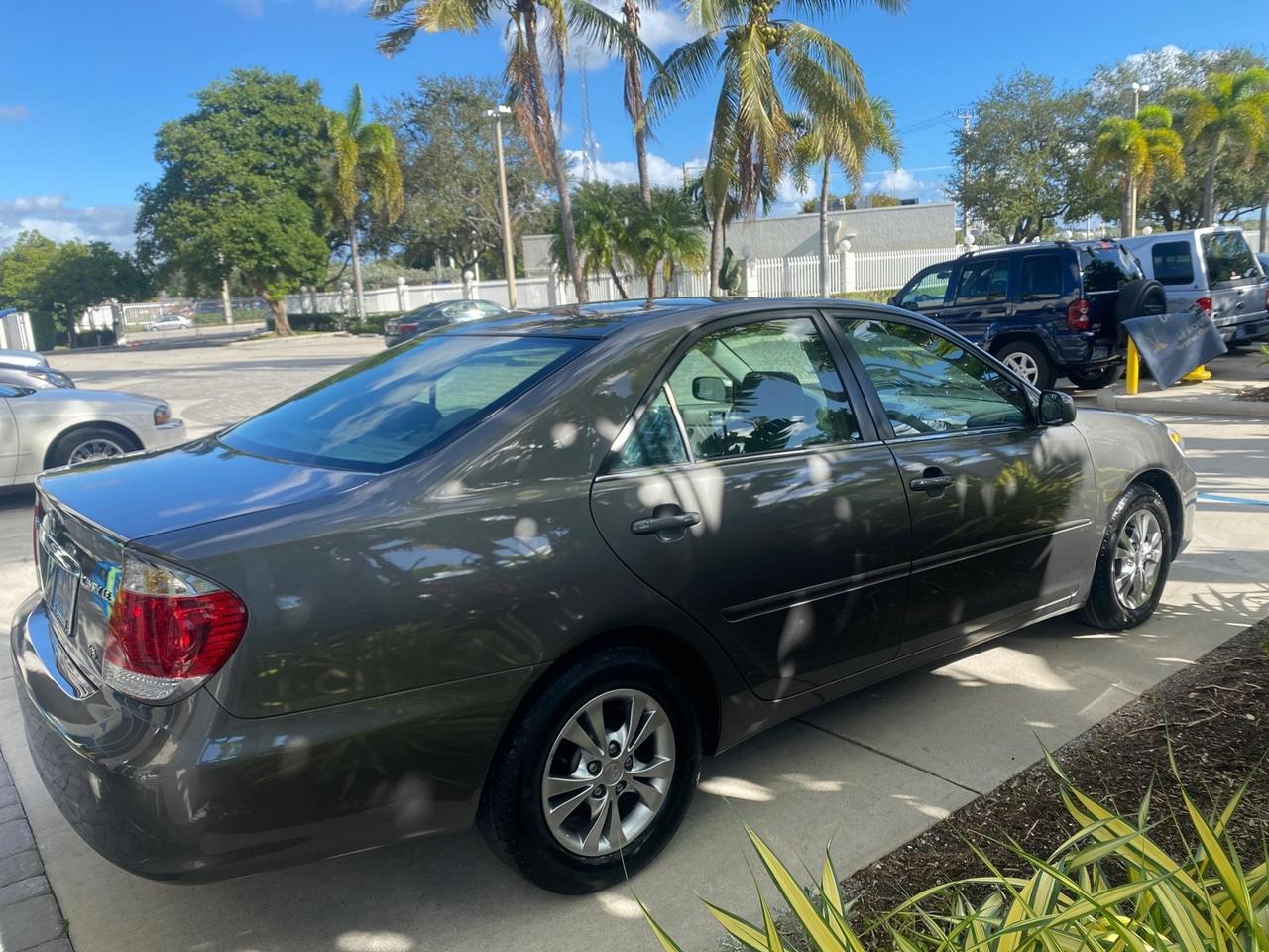 2005 Toyota Camry XLE LOW MILES 68,563 1 OWNER Pompano Beach FL