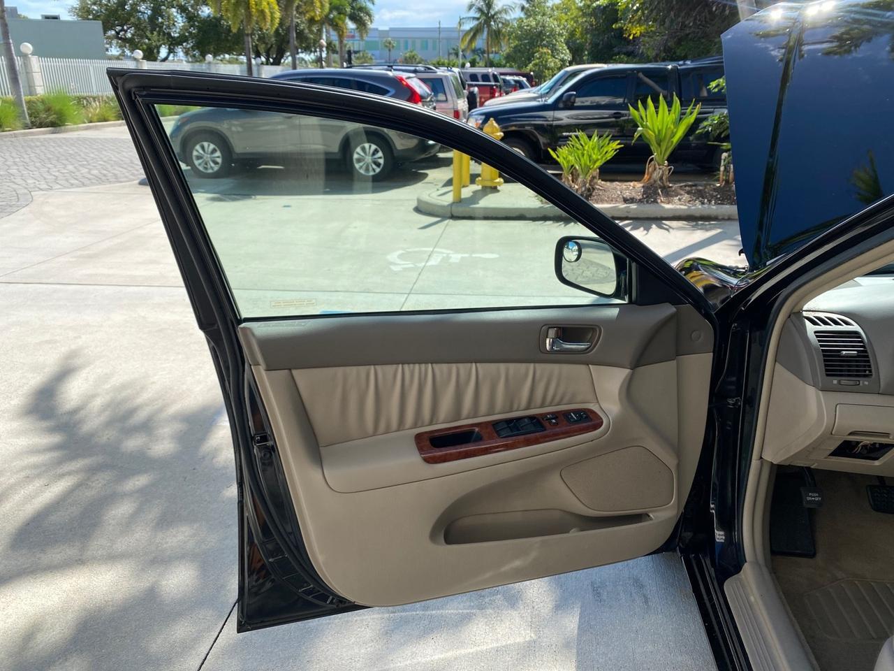 2005 Toyota Camry XLE LOW MILES 76,231 1 OWNER Pompano Beach FL
