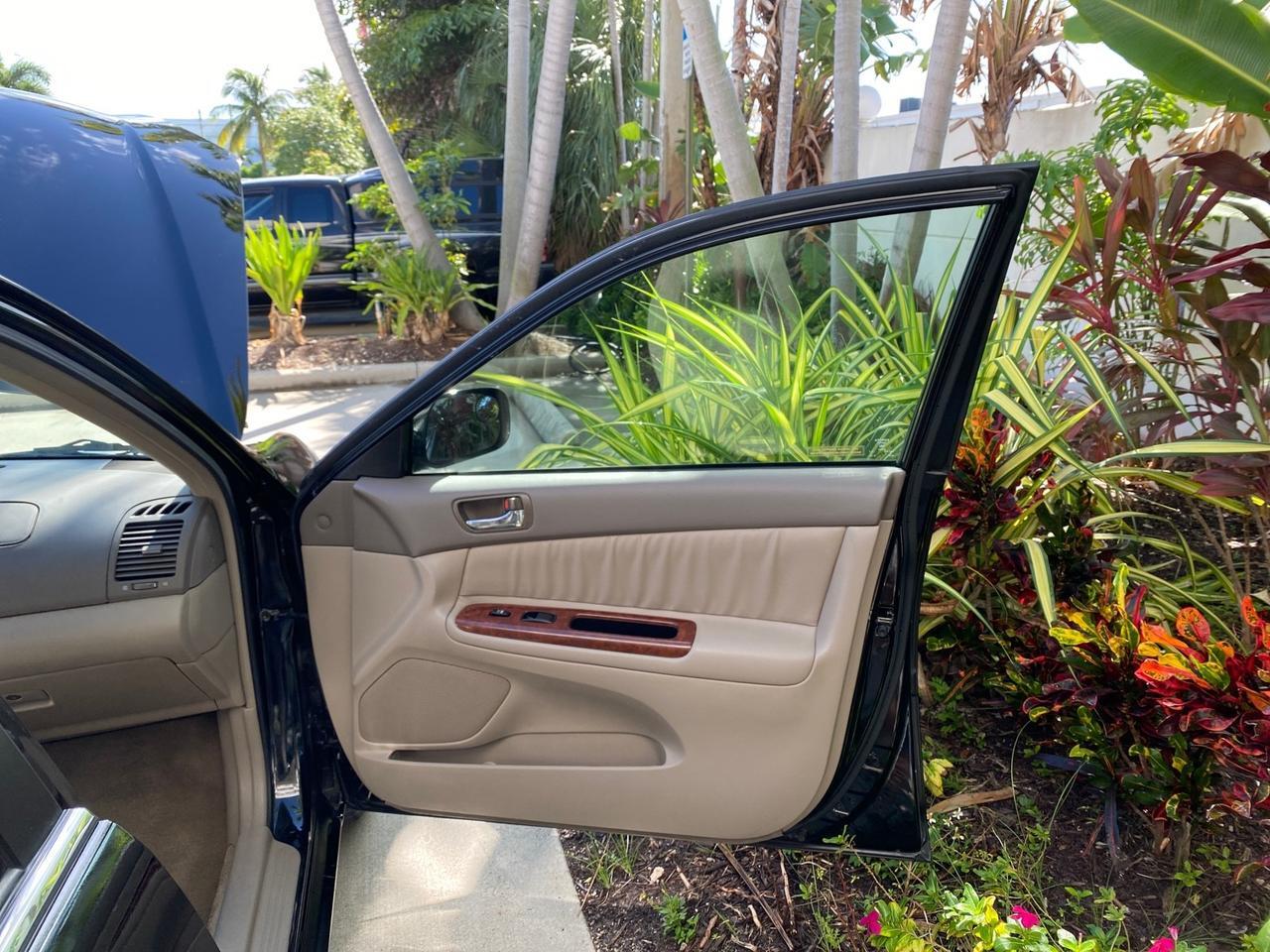 2005 Toyota Camry XLE LOW MILES 76,231 1 OWNER Pompano Beach FL