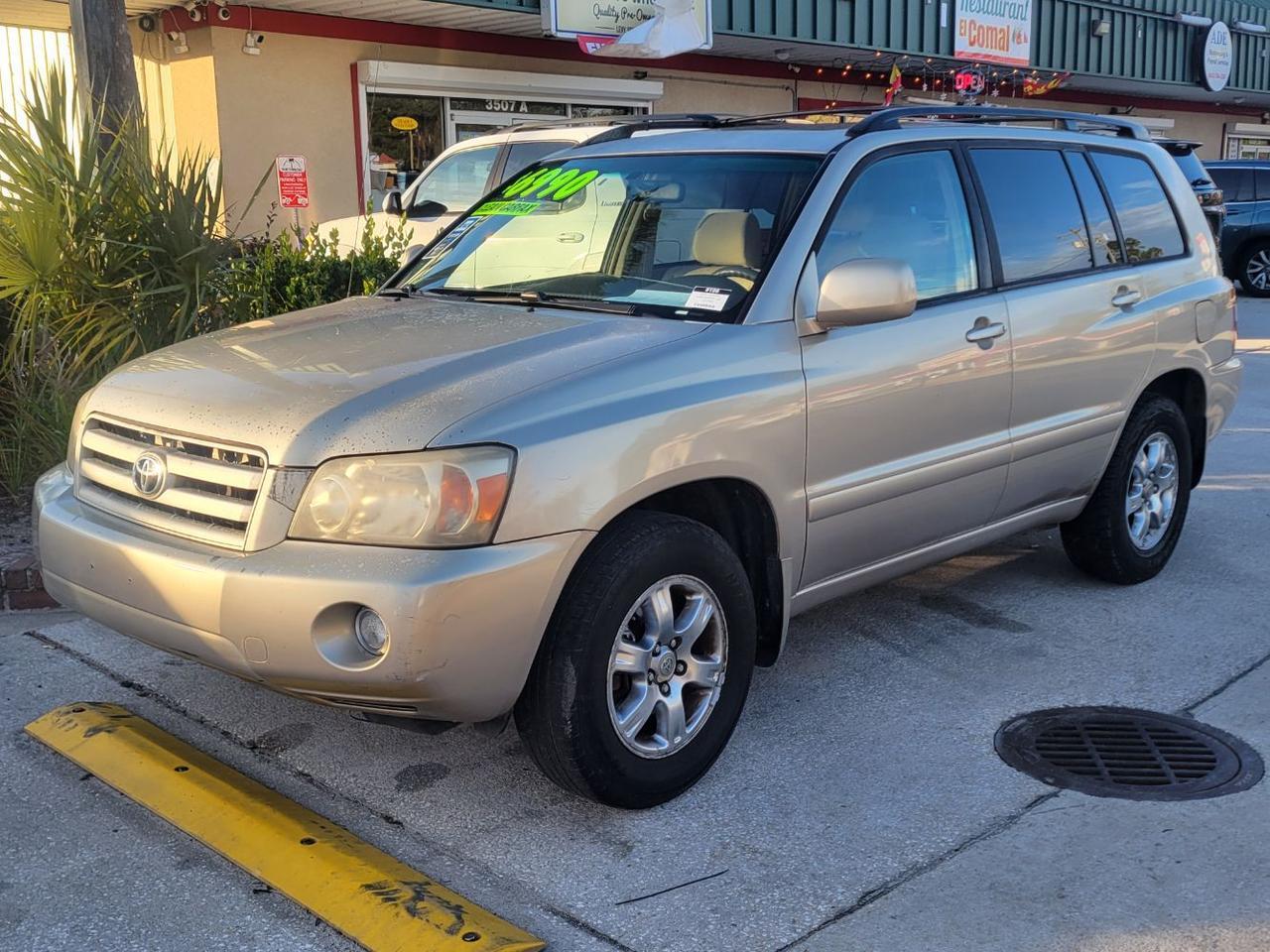 2005 Toyota Highlander V6 2WD with 3rd-Row Seat