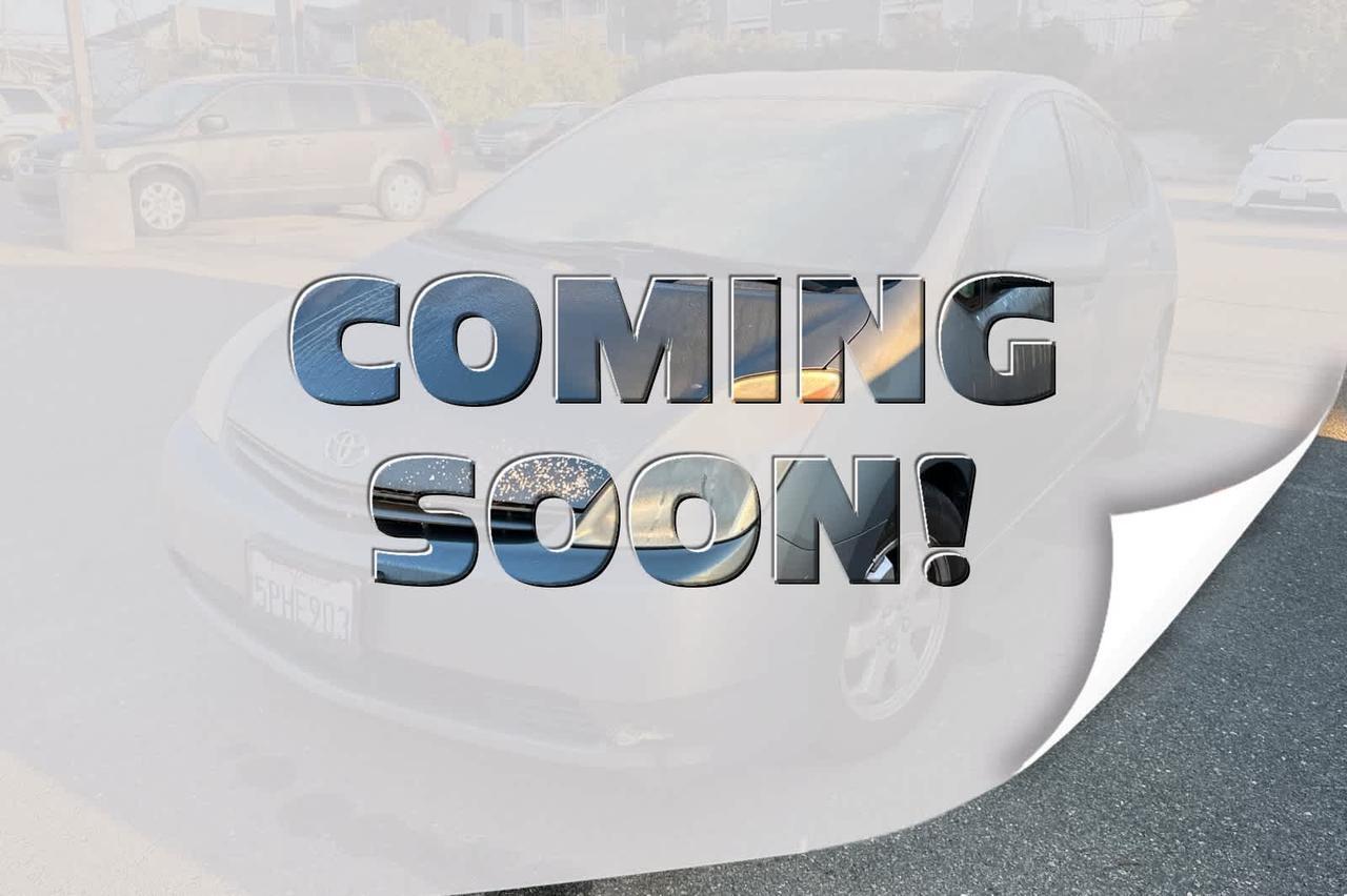 2005 Toyota Prius Base's photo