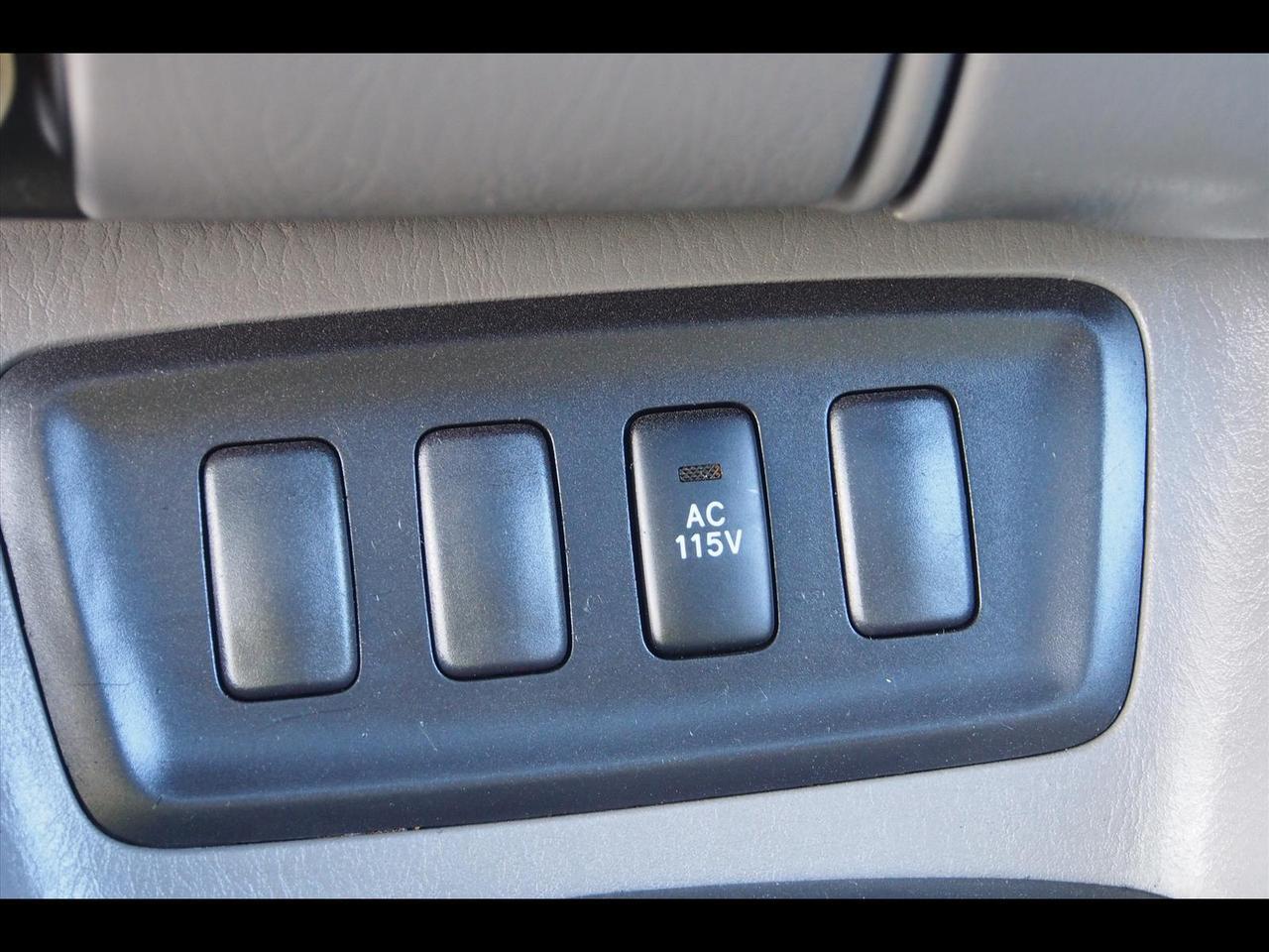 2005 Toyota Sequoia SR5
