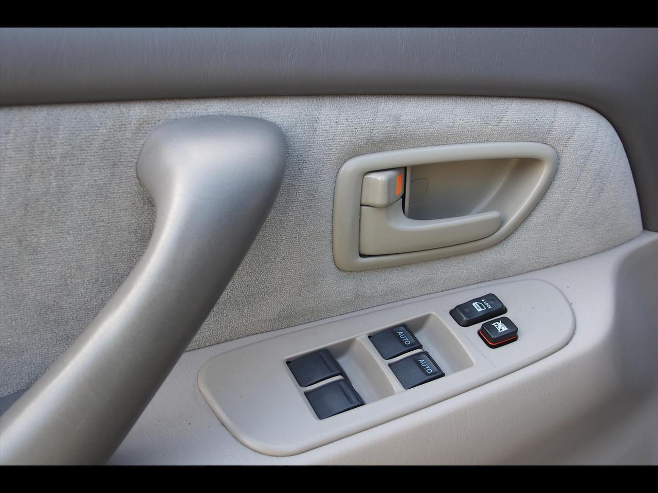 2005 Toyota Sequoia SR5