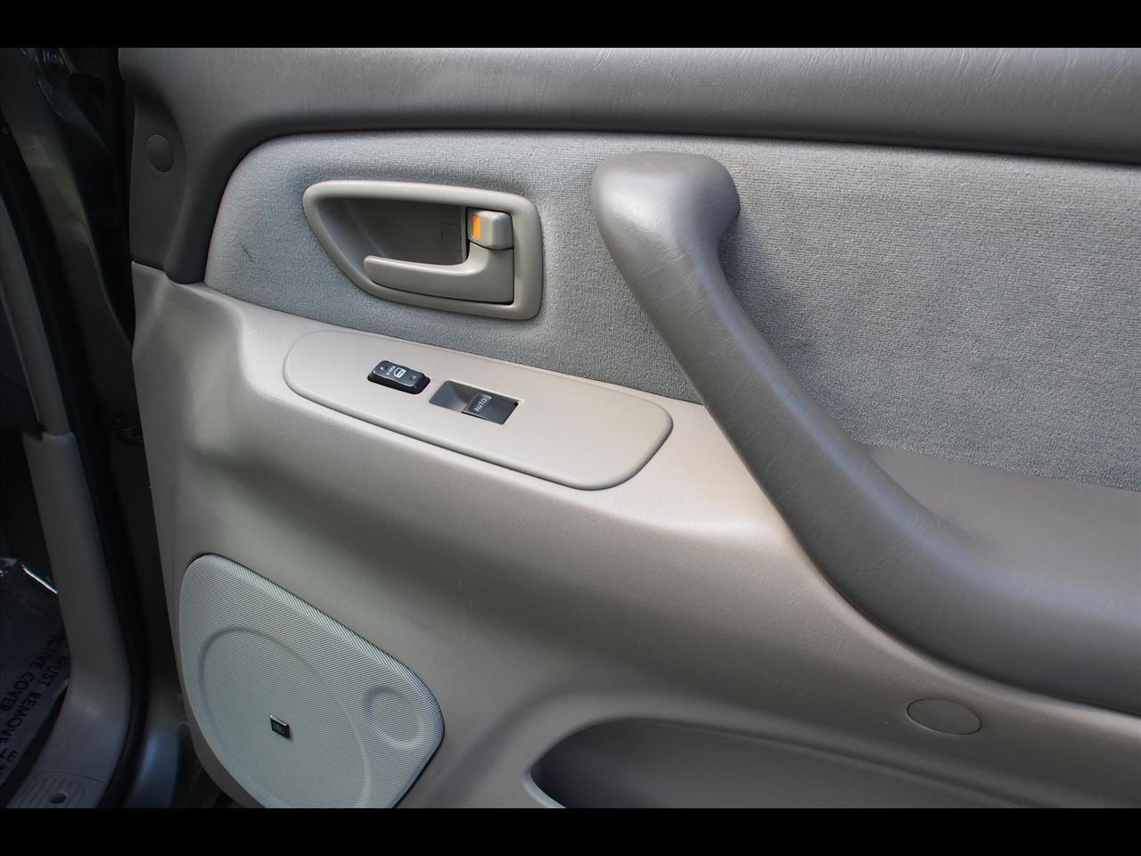 2005 Toyota Sequoia SR5