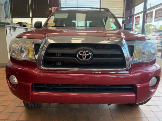 2005 Toyota Tacoma Base V6 photo 2