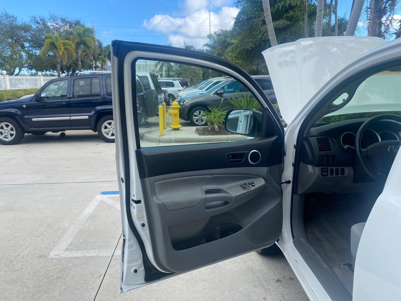 2005 Toyota Tacoma LOW MILES 58,735 X CAB Pompano Beach FL