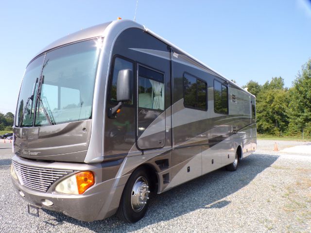 2005 Workhorse Fleetwood PACE ARROW