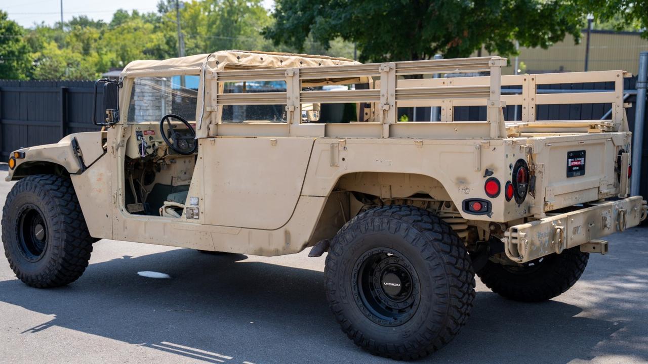 2006 AM General M10