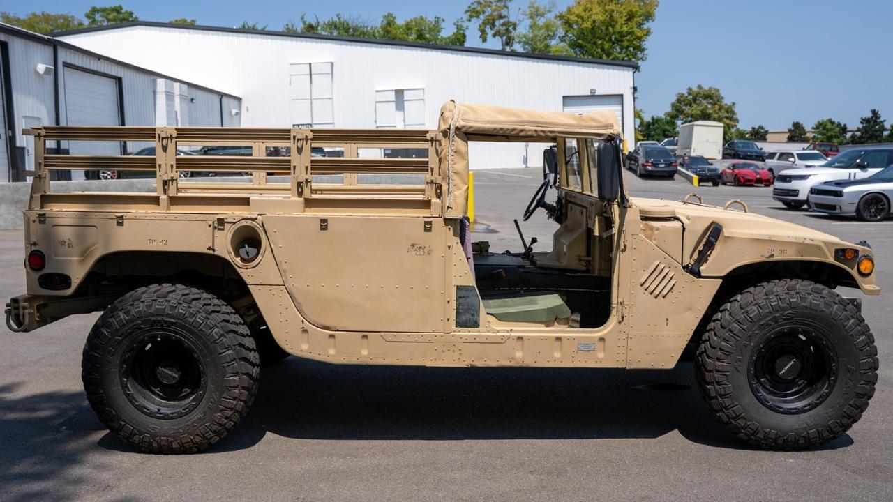 2006 AM General M10