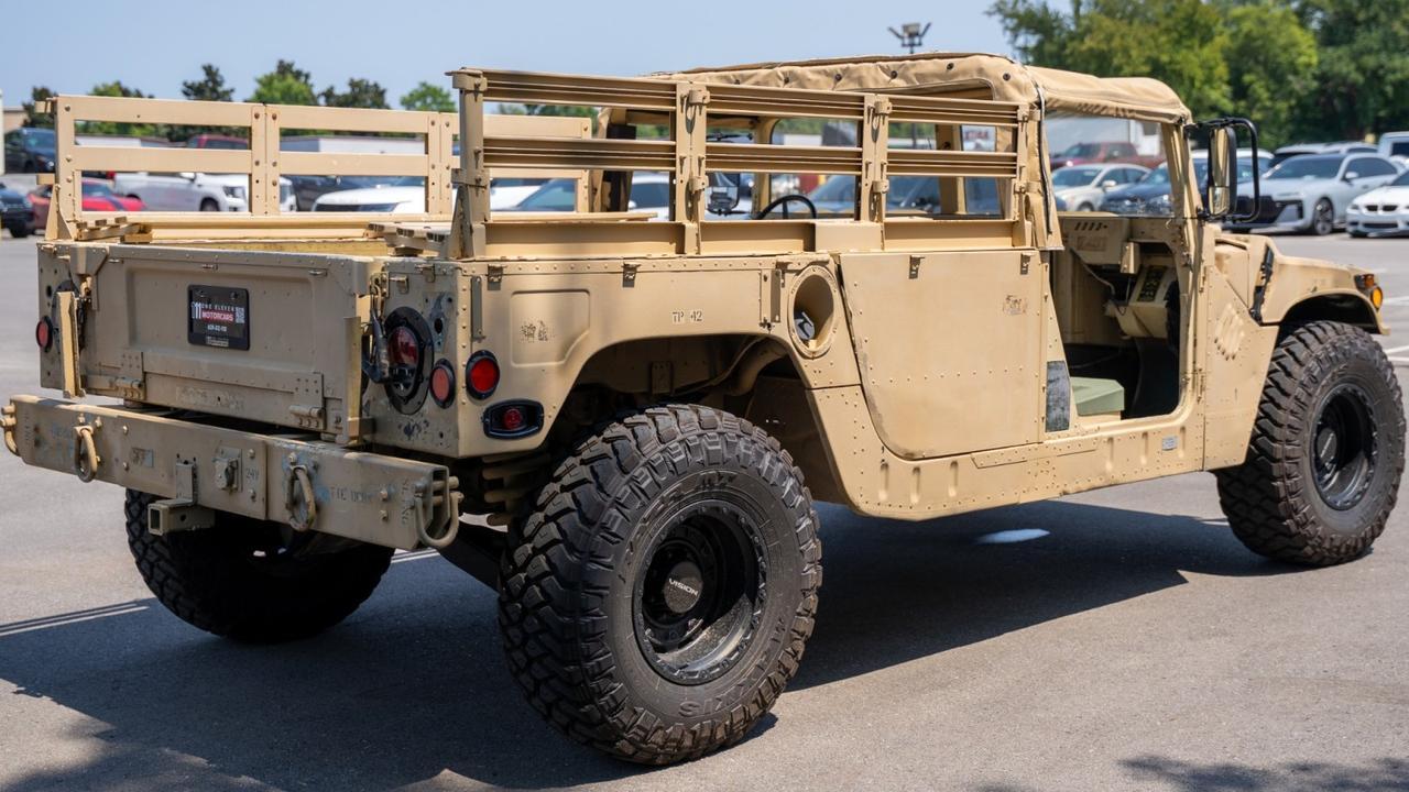2006 AM General M10