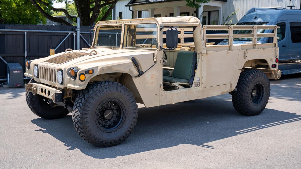 2006 AM General M10
