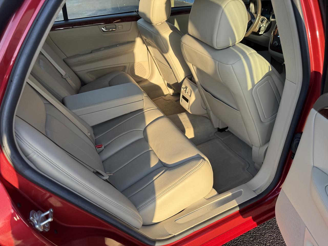 2006 CADILLAC DTS w/1SC Connellsville PA