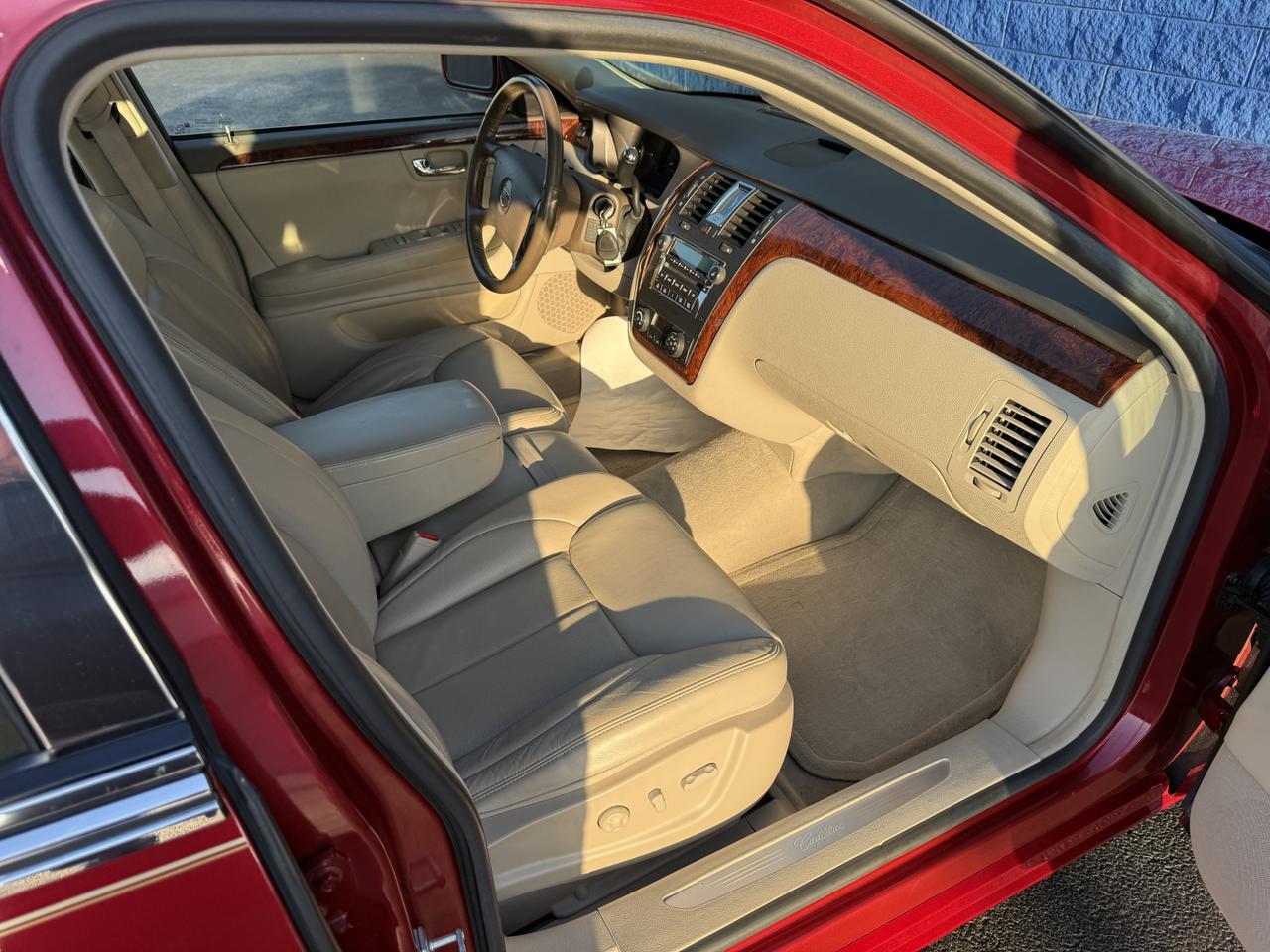 2006 CADILLAC DTS w/1SC Connellsville PA