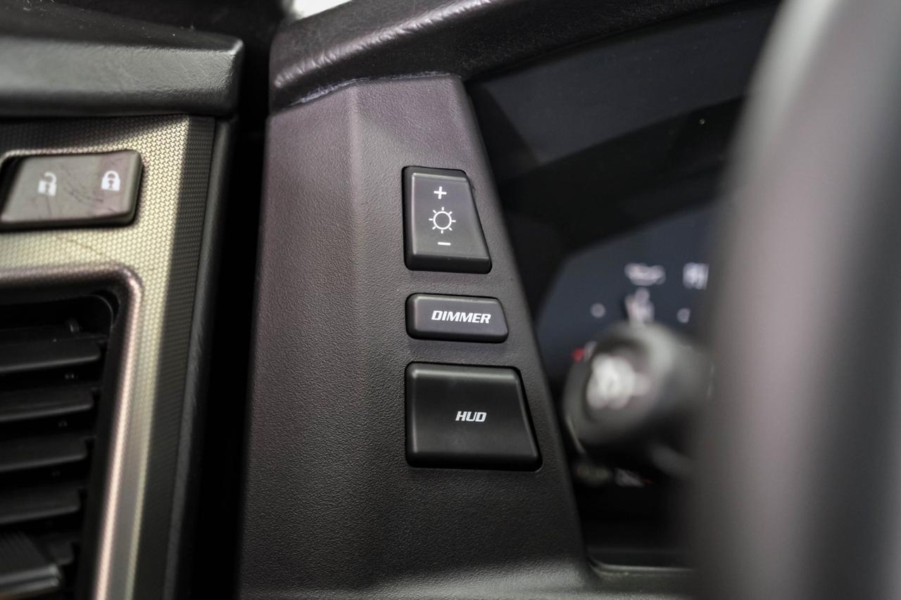 2006 Cadillac XLR HEADUP DISPLAY NAVIGATION LEATHER HEATED SEATS KEYLESS START REAR PARK SENSORS Carrollton TX