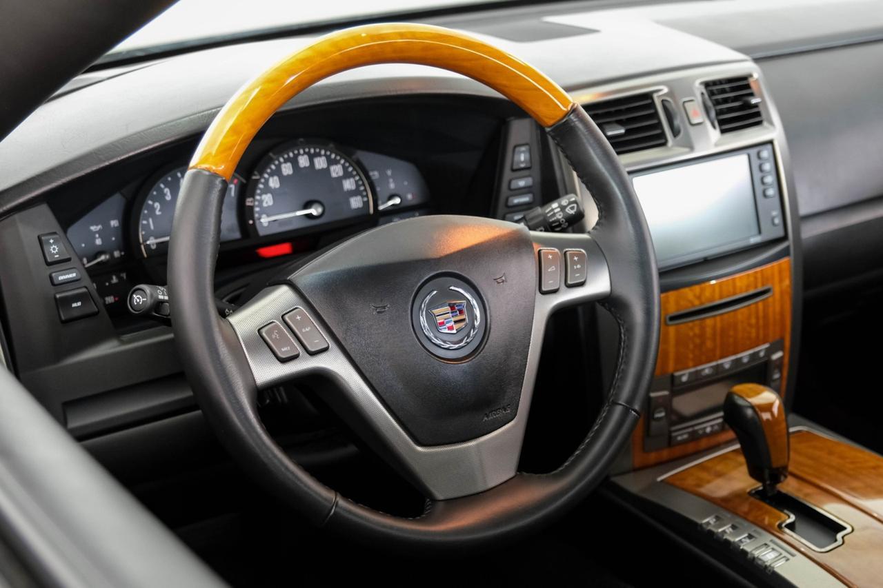 2006 Cadillac XLR HEADUP DISPLAY NAVIGATION LEATHER HEATED SEATS KEYLESS START REAR PARK SENSORS Carrollton TX