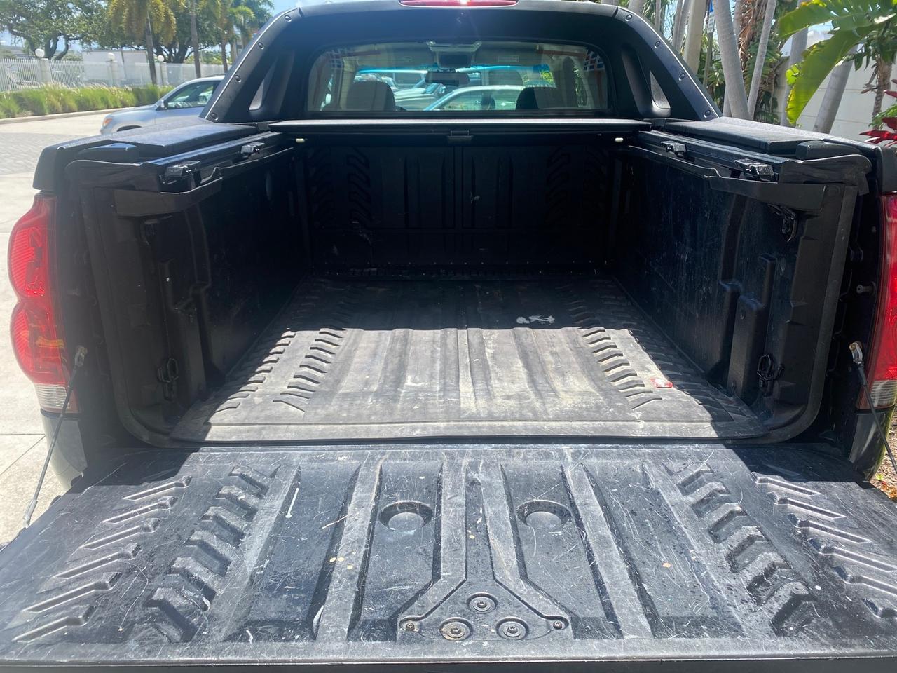 2006 Chevrolet Avalanche LS LOW MILES 66,207 FLORIDA Pompano Beach FL