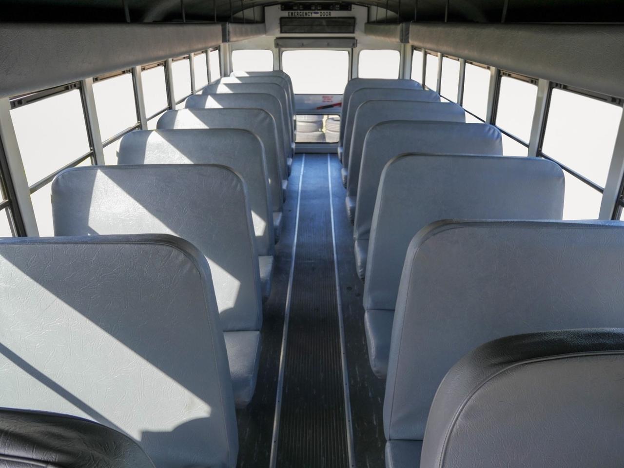 2006 Chevrolet C5500 Mid Bus Guide DW Duramax Diesel Mansfield TX