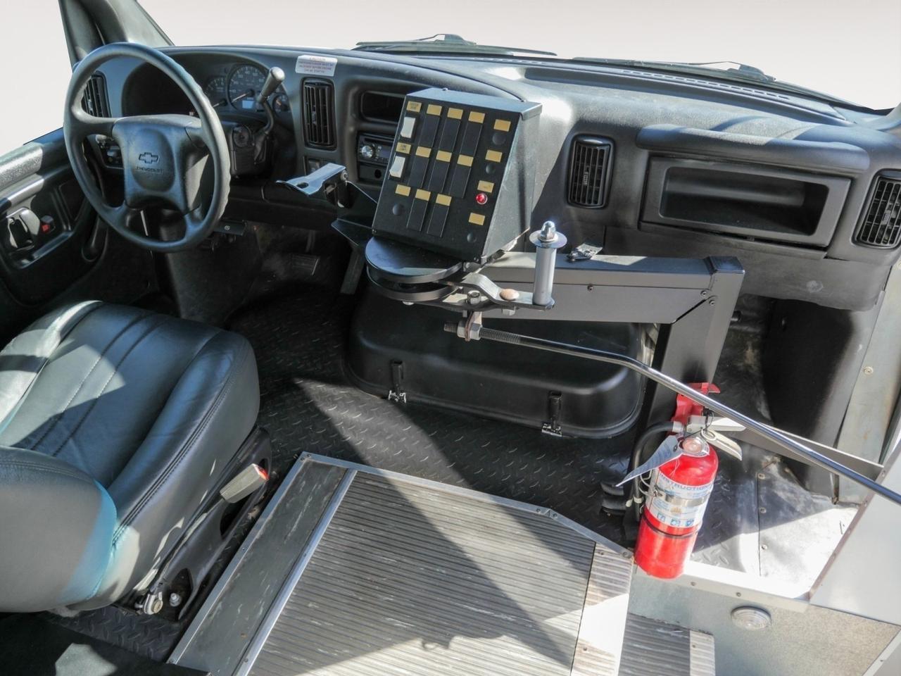 2006 Chevrolet C5500 Mid Bus Guide DW Duramax Diesel Mansfield TX