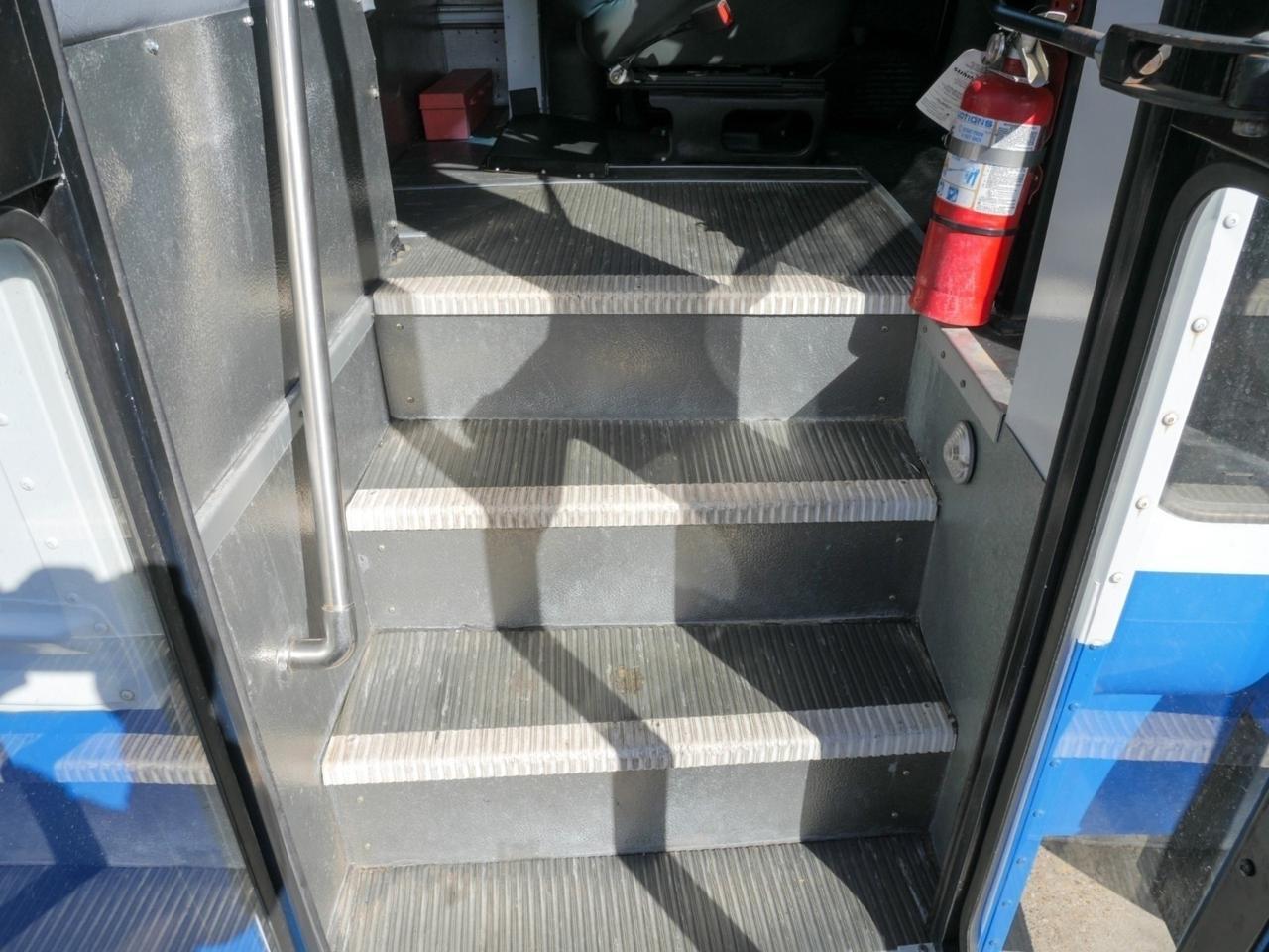 2006 Chevrolet C5500 Mid Bus Guide DW Duramax Diesel Mansfield TX