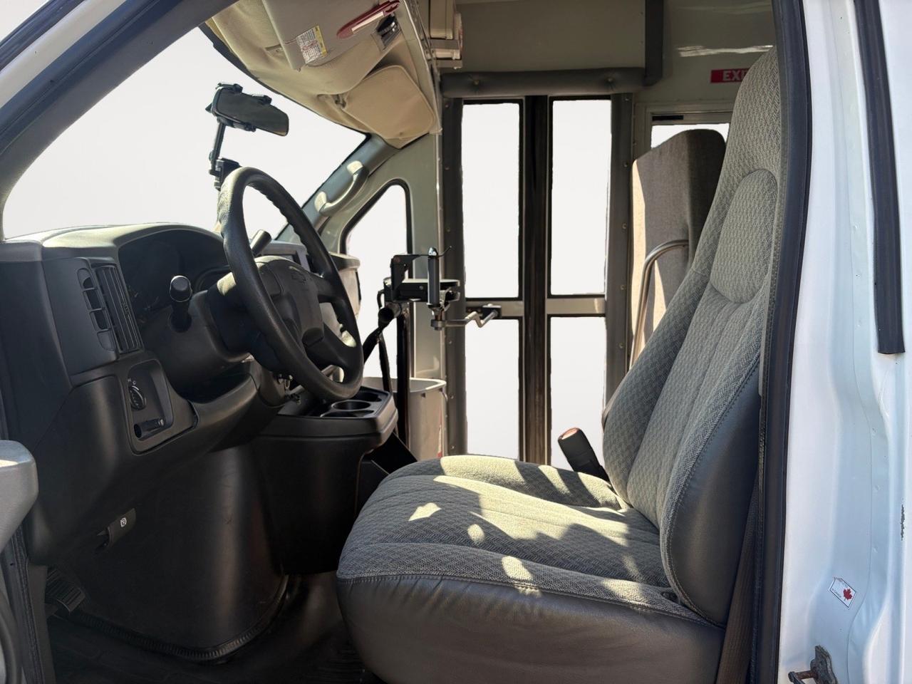 2006 Chevrolet Express Commercial Cutaway C7L PASSENGER BUS, TOW PACKAGE, HEAVY DUTY, UP TO 15 SEATING CAPACITY, ONLY 69K MILES, TAKE THIS PARTY BUS TO ALL EVENTS! Virginia Beach VA