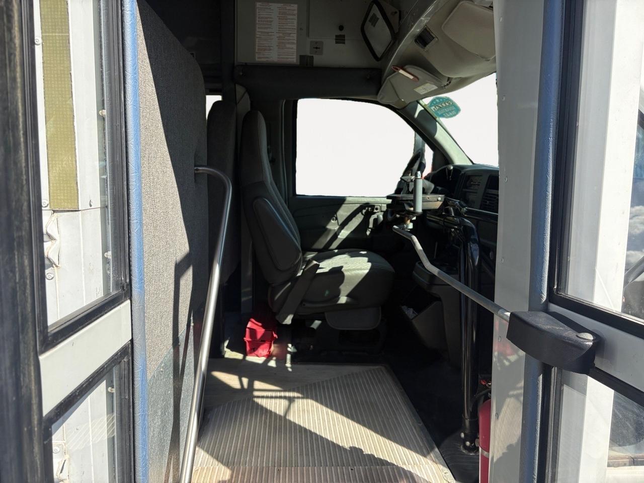 2006 Chevrolet Express Commercial Cutaway C7L PASSENGER BUS, TOW PACKAGE, HEAVY DUTY, UP TO 15 SEATING CAPACITY, ONLY 69K MILES, TAKE THIS PARTY BUS TO ALL EVENTS! Virginia Beach VA