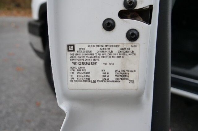 2006 Chevrolet Silverado 2500HD Work Truck / 6.0L V8 / Weather Guard Truck Rack! High Point NC