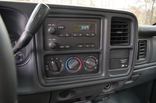 2006 Chevrolet Silverado 2500HD Work Truck / 6.0L V8 / Weather Guard Truck Rack! High Point NC