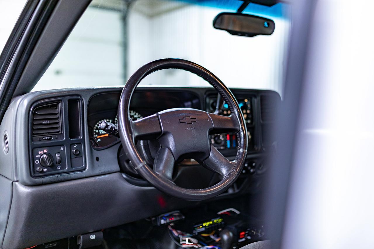 2006 Chevrolet Silverado 3500 4x4 Crew Cab LT Longbox Red Deer AB