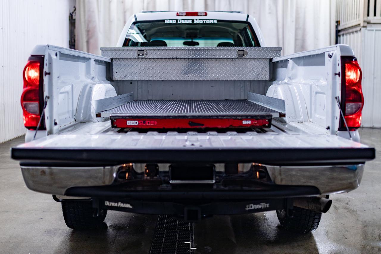 2006 Chevrolet Silverado 3500 4x4 Crew Cab LT Longbox Red Deer AB