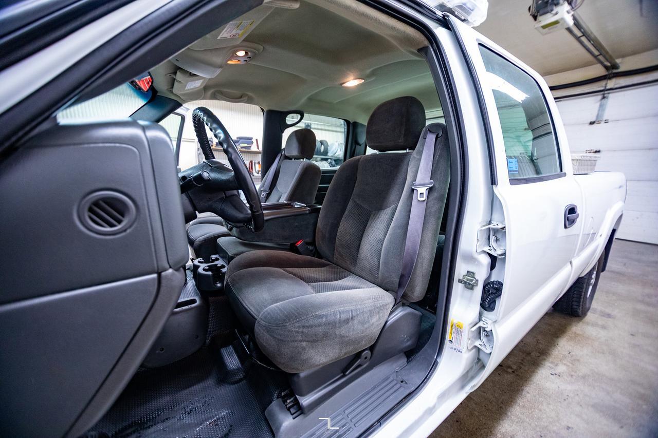 2006 Chevrolet Silverado 3500 4x4 Crew Cab LT Longbox Red Deer AB