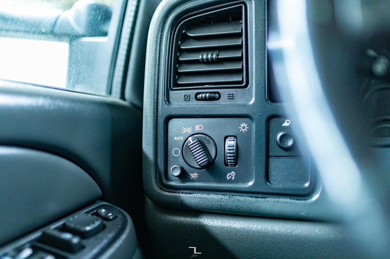 2006 Chevrolet Silverado 3500 4x4 Crew Cab LT Longbox Red Deer AB