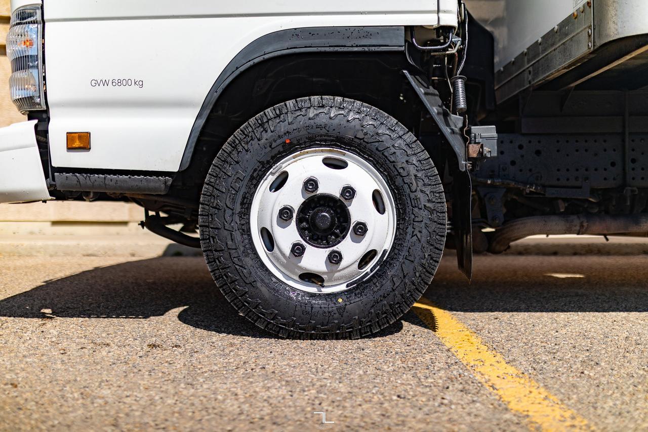 2006 Chevrolet W3500 Tilt Cab Cube Van Red Deer AB