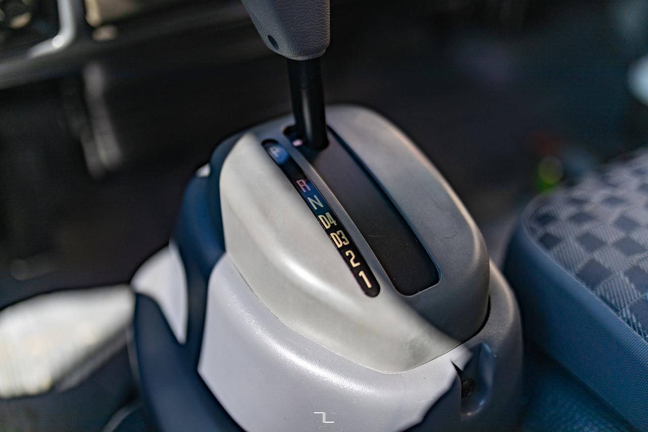 2006 Chevrolet W3500 Tilt Cab Cube Van Red Deer AB