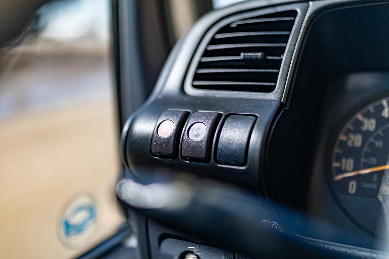 2006 Chevrolet W3500 Tilt Cab Cube Van Red Deer AB