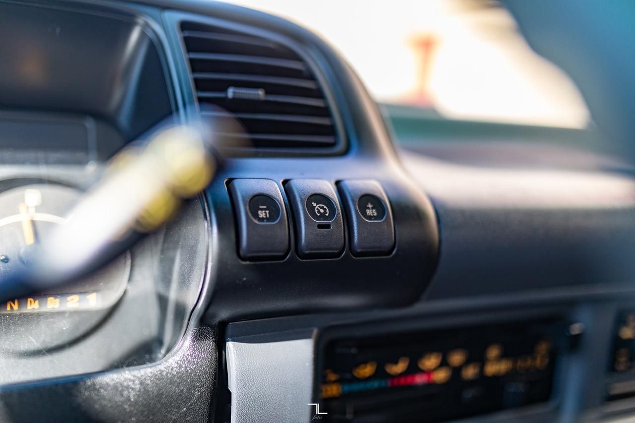 2006 Chevrolet W3500 Tilt Cab Cube Van Red Deer AB