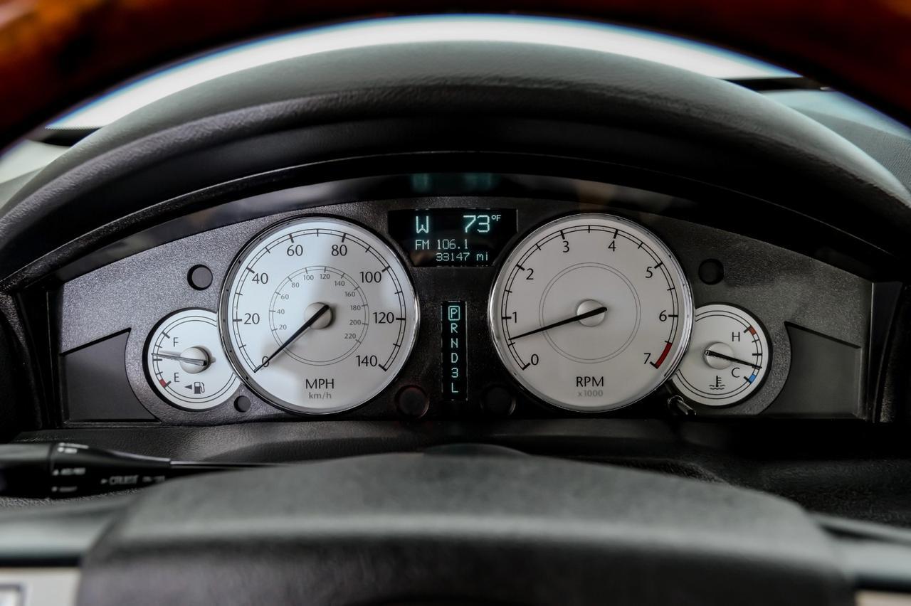 2006 Chrysler 300 TOURING NAVIGATION SUNROOF LEATHER HEATED SEATS DUAL POWER SEATS Carrollton TX