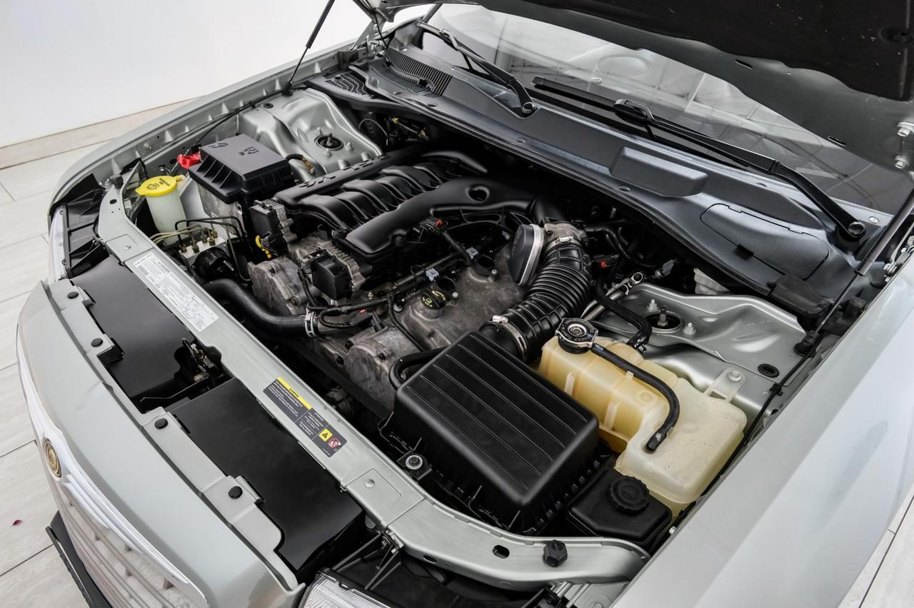 2006 Chrysler 300 TOURING NAVIGATION SUNROOF LEATHER HEATED SEATS DUAL POWER SEATS Carrollton TX