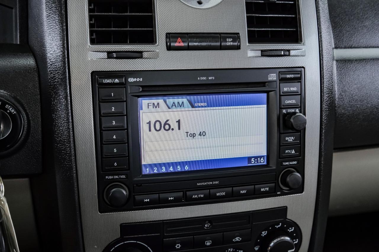 2006 Chrysler 300 TOURING NAVIGATION SUNROOF LEATHER HEATED SEATS DUAL POWER SEATS Carrollton TX