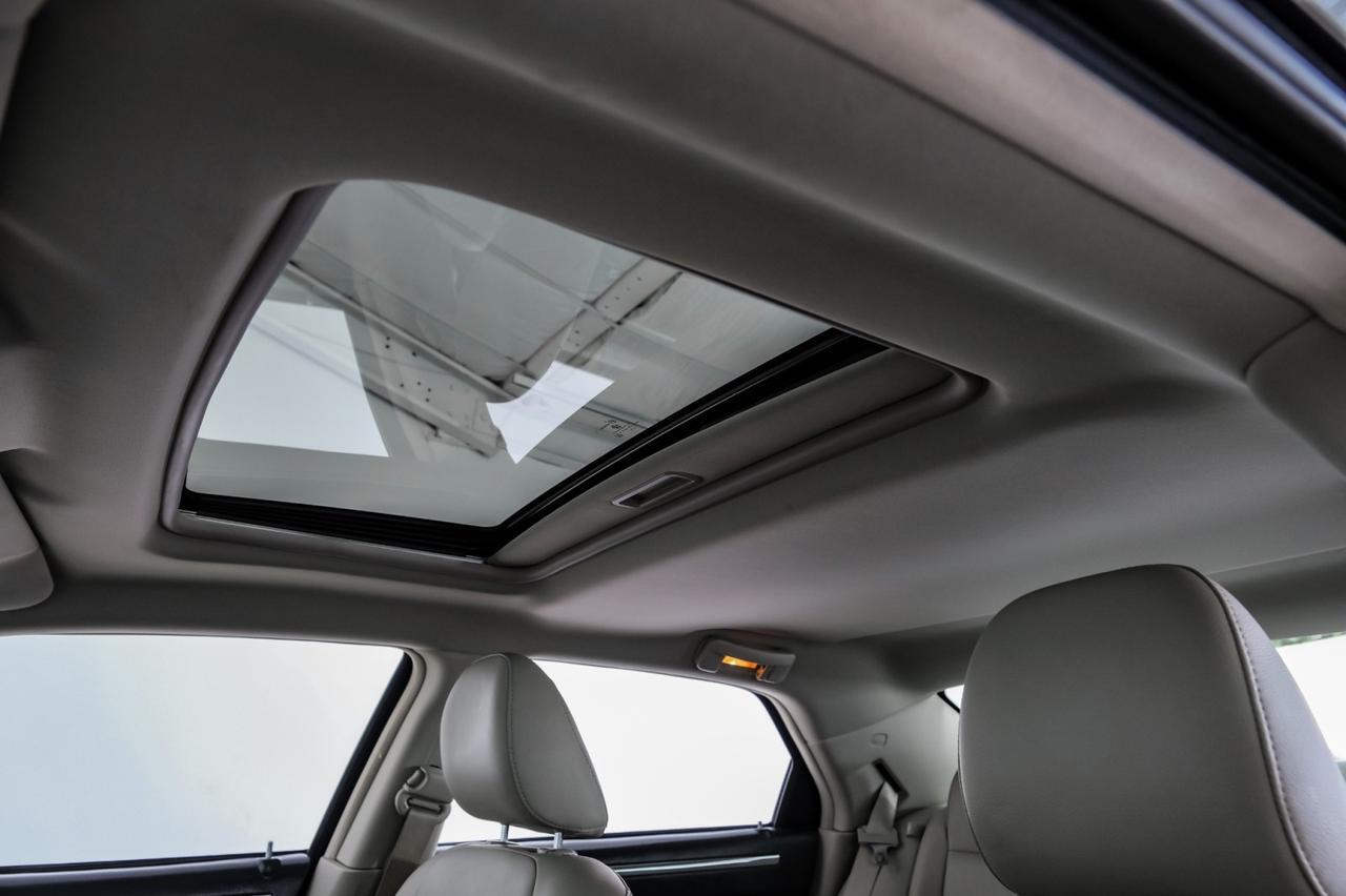 2006 Chrysler 300 TOURING NAVIGATION SUNROOF LEATHER HEATED SEATS POWER DRIVER SEAT CRUISE CONTROL Carrollton TX