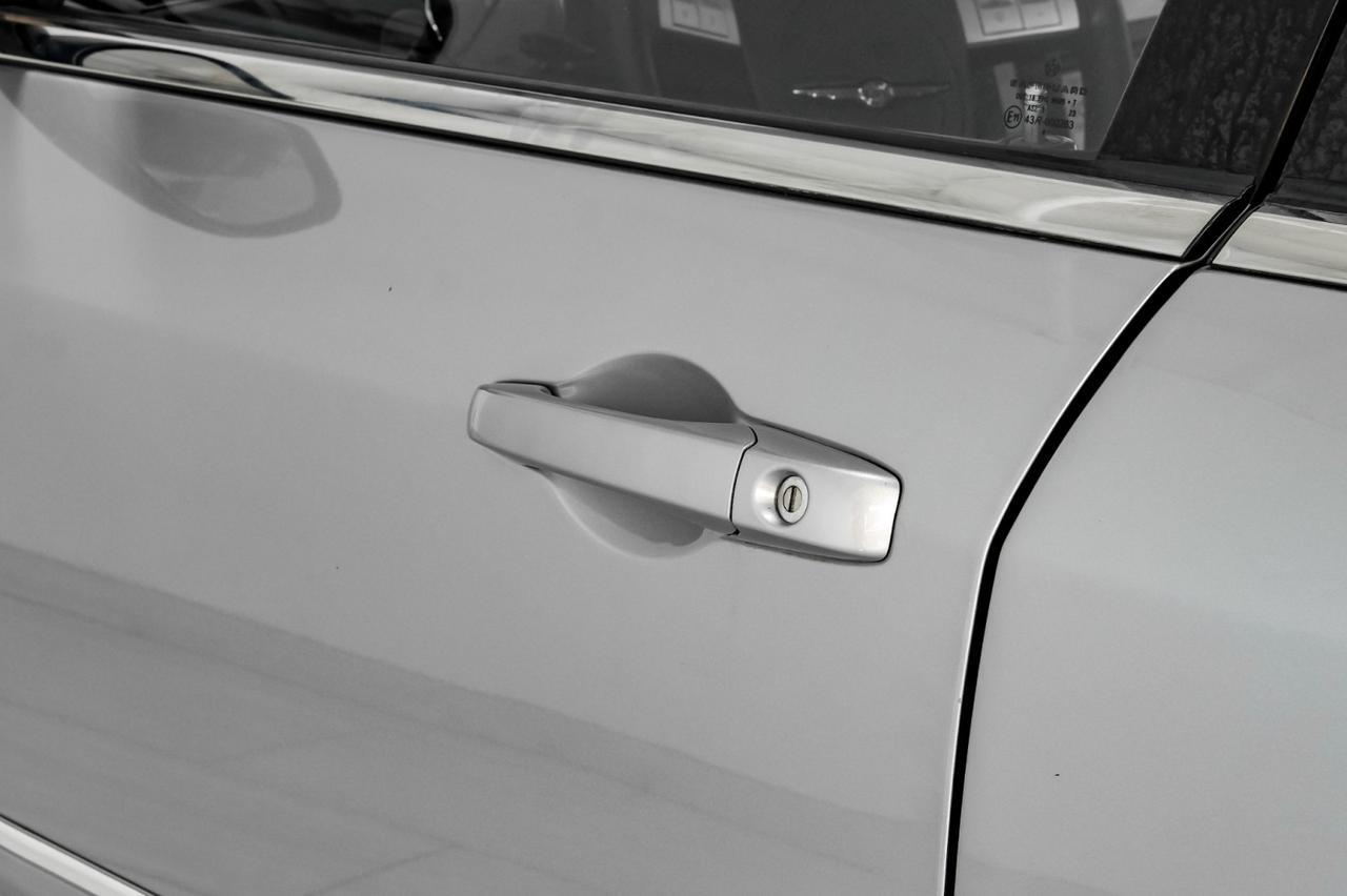 2006 Chrysler 300 TOURING NAVIGATION SUNROOF LEATHER HEATED SEATS POWER DRIVER SEAT CRUISE CONTROL Carrollton TX