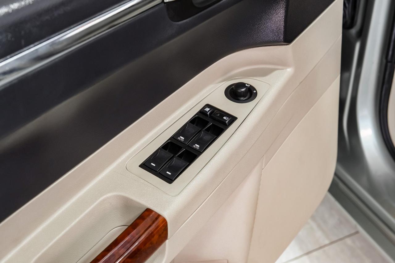 2006 Chrysler 300 TOURING NAVIGATION SUNROOF LEATHER HEATED SEATS POWER DRIVER SEAT CRUISE CONTROL Carrollton TX