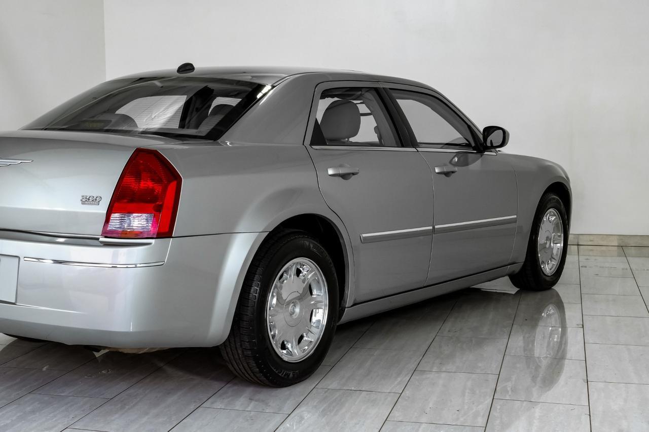 2006 Chrysler 300 TOURING NAVIGATION SUNROOF LEATHER HEATED SEATS POWER DRIVER SEAT CRUISE CONTROL Carrollton TX