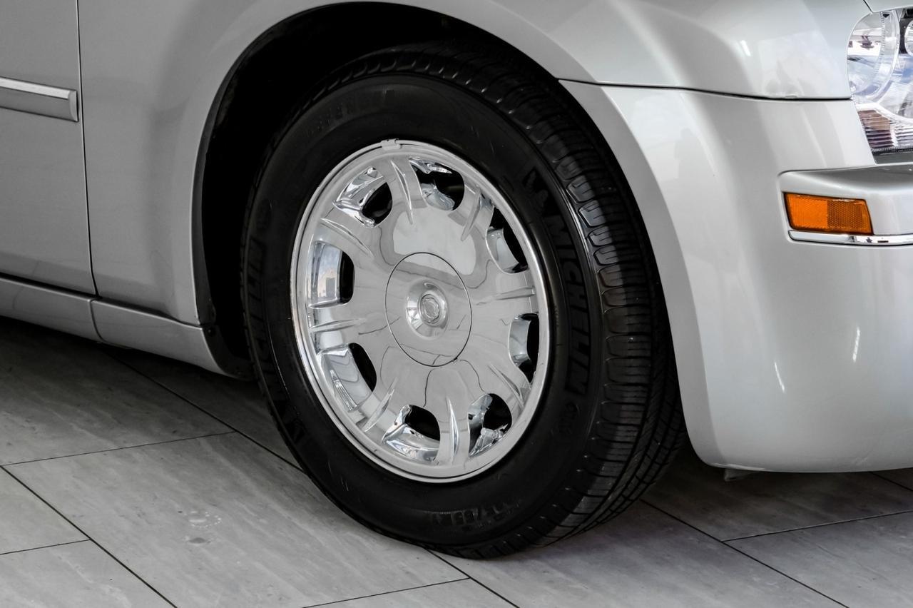 2006 Chrysler 300 TOURING NAVIGATION SUNROOF LEATHER HEATED SEATS POWER DRIVER SEAT CRUISE CONTROL Carrollton TX