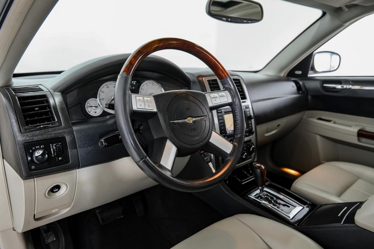 2006 Chrysler 300 TOURING NAVIGATION SUNROOF LEATHER HEATED SEATS POWER DRIVER SEAT CRUISE CONTROL Carrollton TX