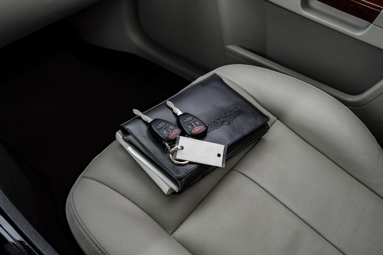 2006 Chrysler 300 TOURING NAVIGATION SUNROOF LEATHER HEATED SEATS POWER DRIVER SEAT CRUISE CONTROL Carrollton TX