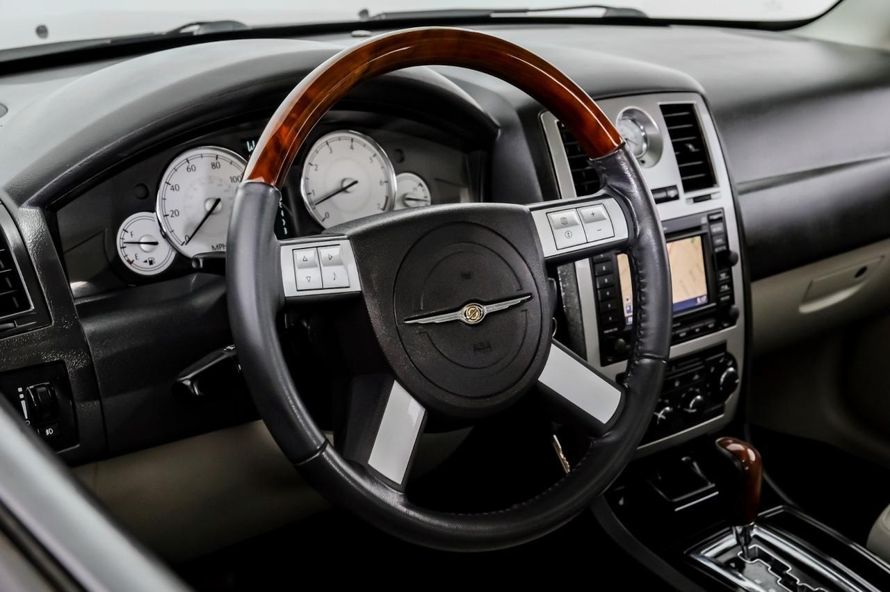 2006 Chrysler 300 TOURING NAVIGATION SUNROOF LEATHER HEATED SEATS POWER DRIVER SEAT CRUISE CONTROL Carrollton TX