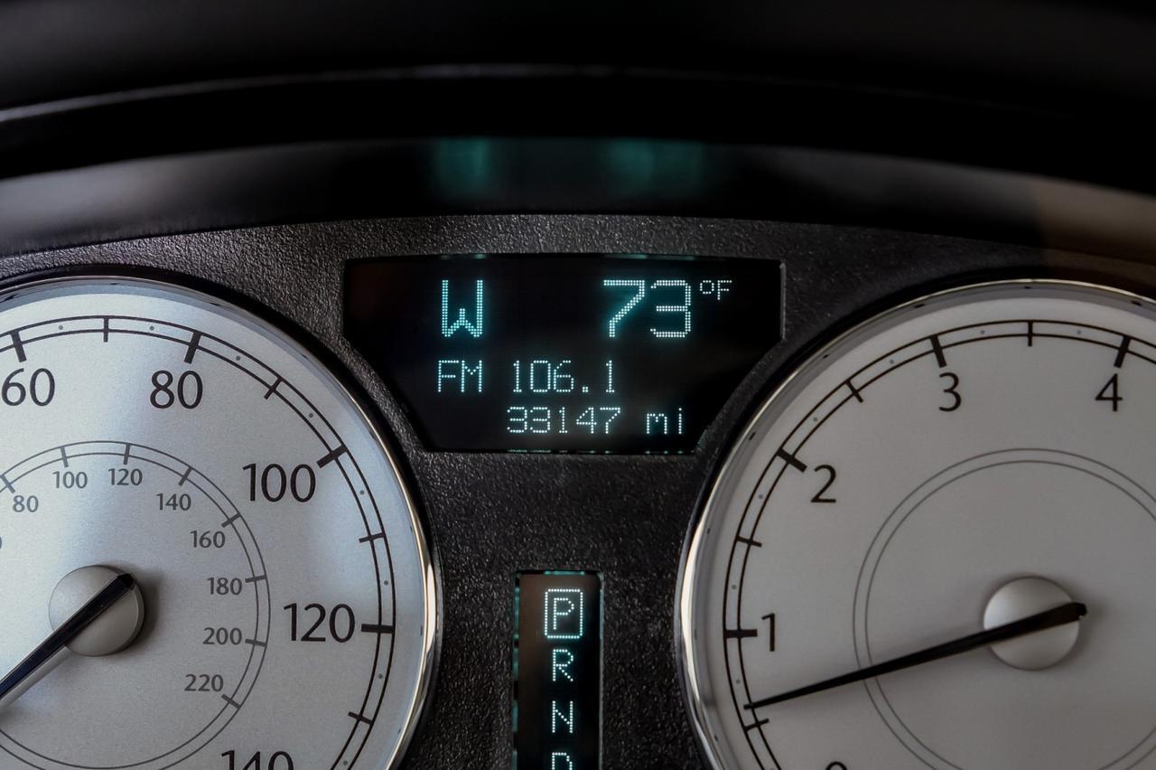 2006 Chrysler 300 TOURING NAVIGATION SUNROOF LEATHER HEATED SEATS POWER DRIVER SEAT CRUISE CONTROL Carrollton TX