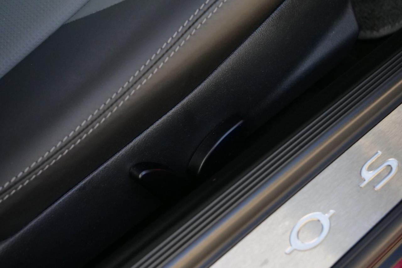 2006 Chrysler Crossfire Limited / Manual / Two Tone Interior / Heated Seats! Lincolnton NC