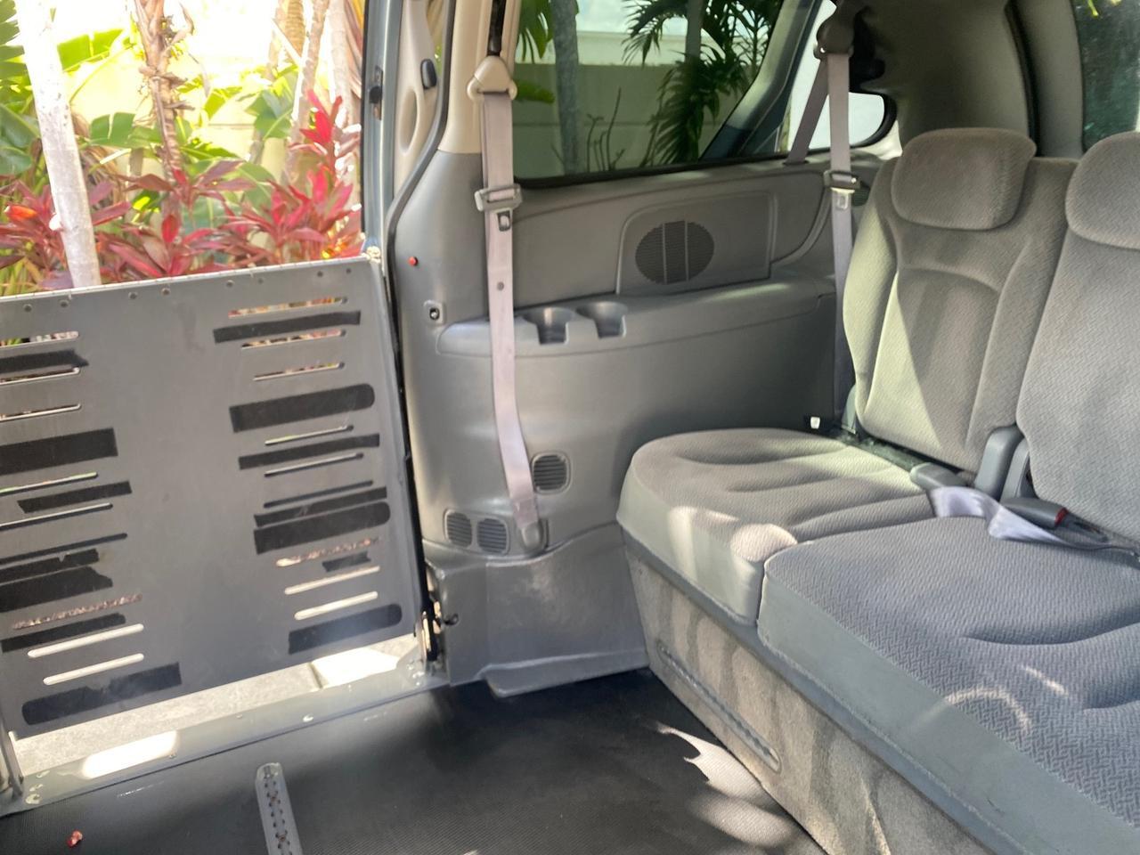 2006 Chrysler T&C BRAUN ENTERVAN HANDICAP LOW MILES 64,097 Pompano Beach FL